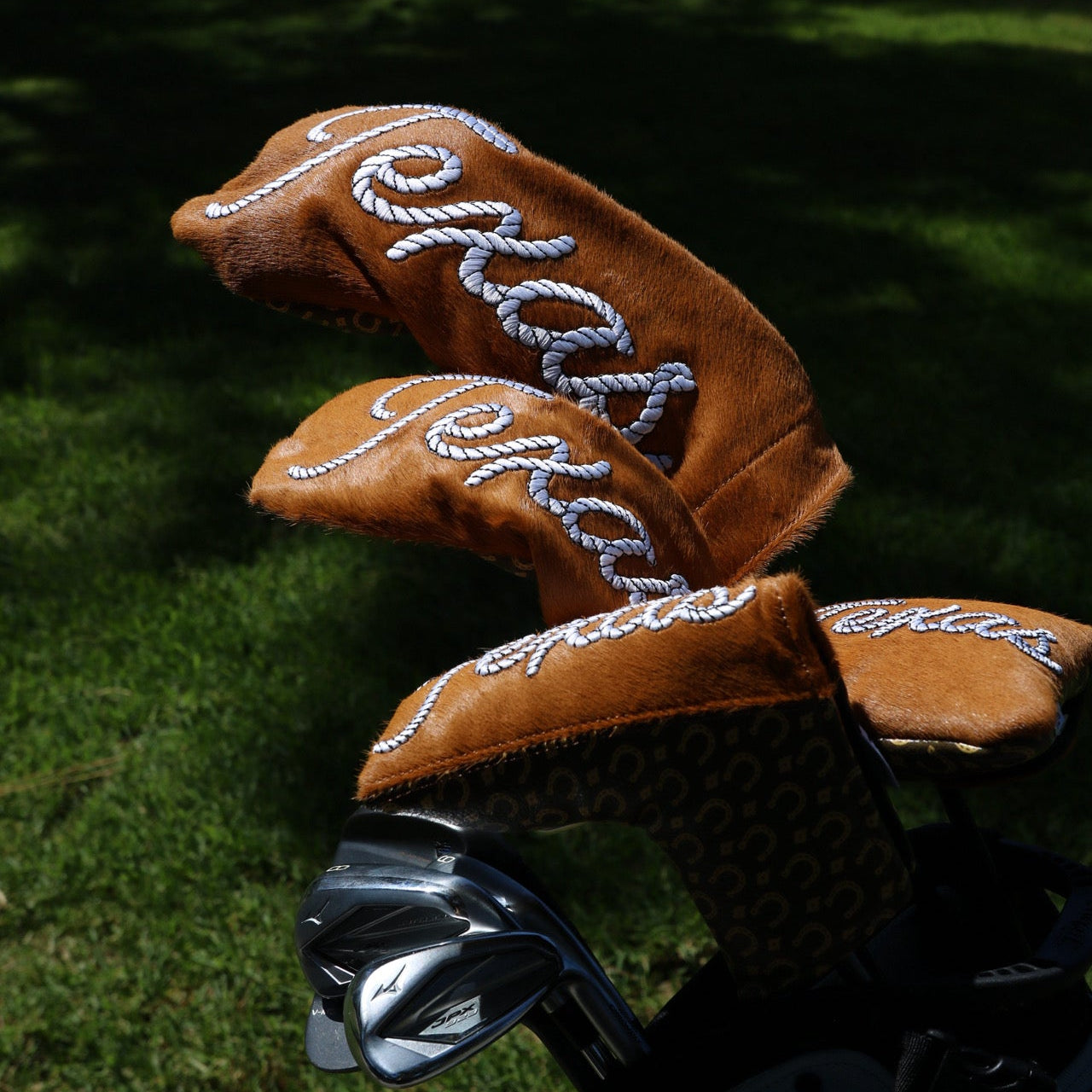 The Clubs at Houston Oaks ゴルフ タオル ブラウン Texas 'Lasso' Headcovers – PRG Golf